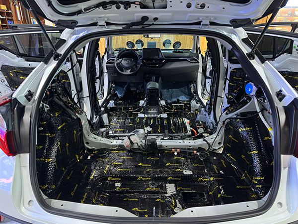 último caso de la compañía sobre Toyota Yizawa caso de construcción de aislamiento acústico de todo el coche